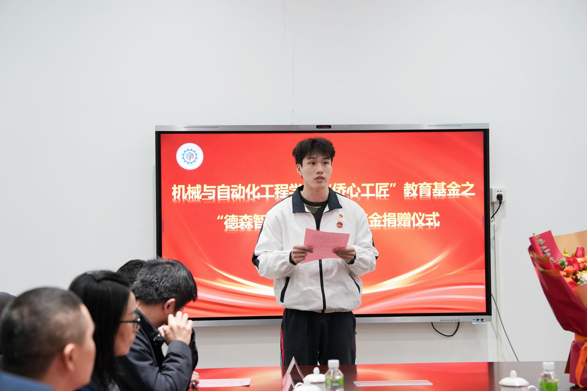 CA8F17150426B63D88F2A8E2922_347EB628_2F800