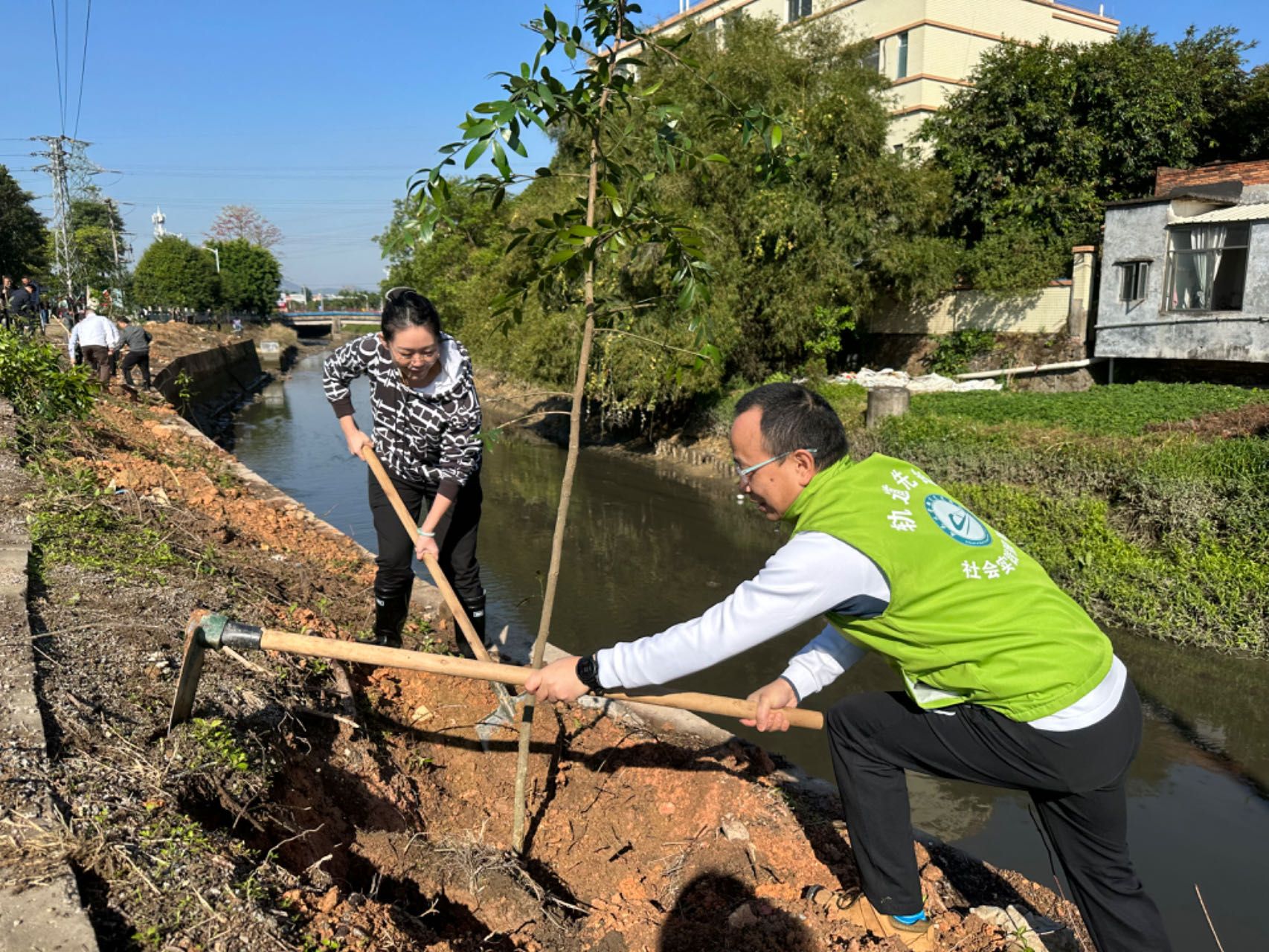 670888CB02209096F18C912A782_40427464_7188F