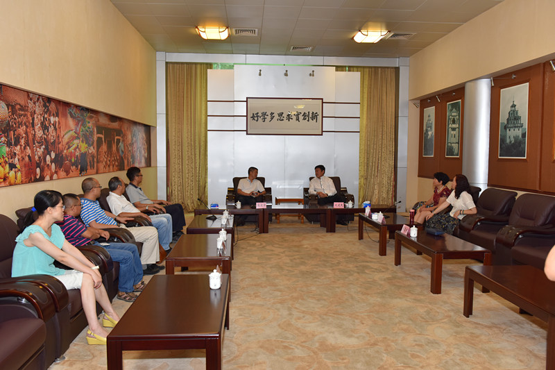 AD078E08CD5B6A11F8B7A22599B_94D333F5_27E5D