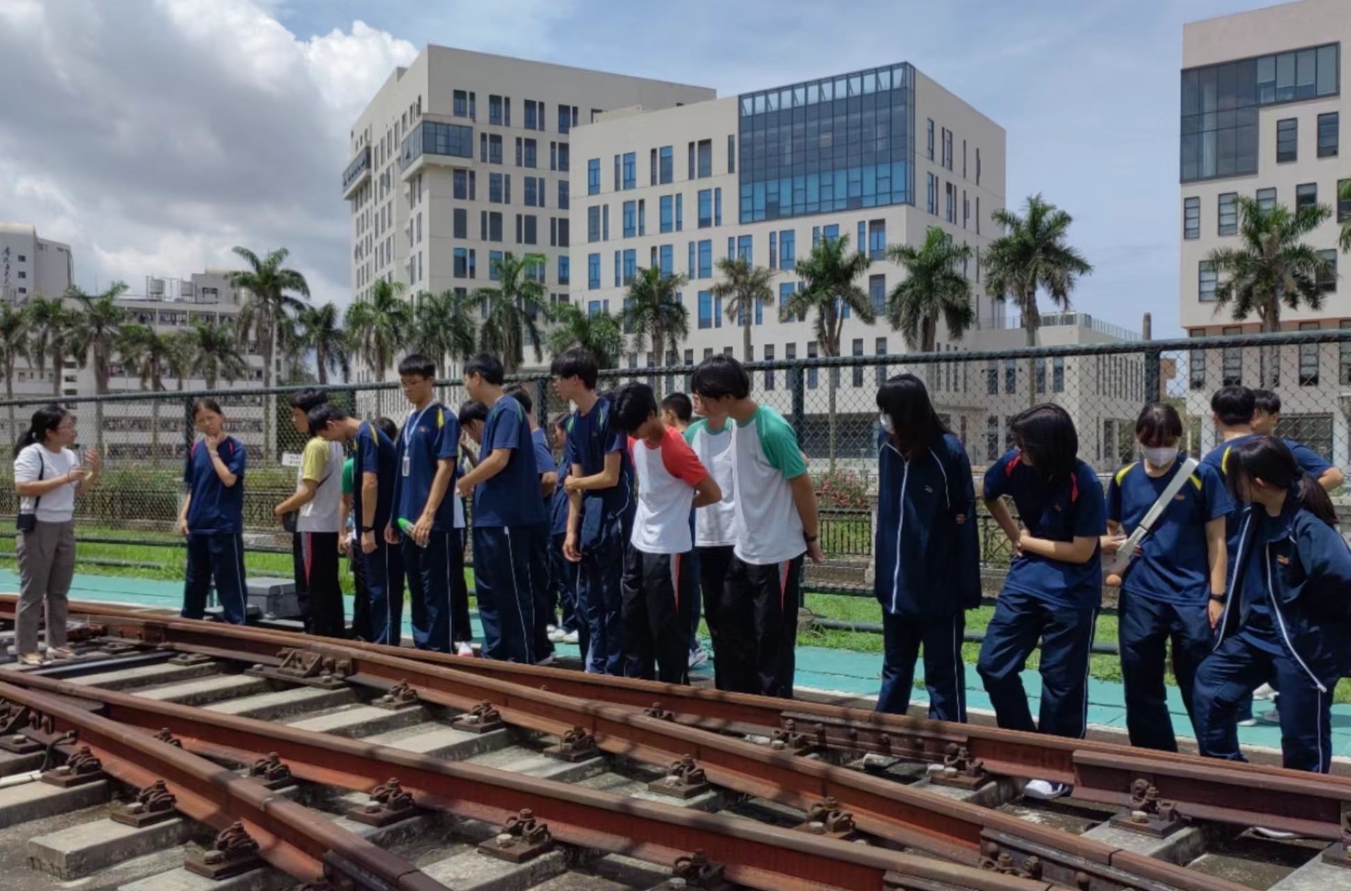 DAA1FF4A30D03408F0E7F1A1BB3_2D6C6B10_4CE54