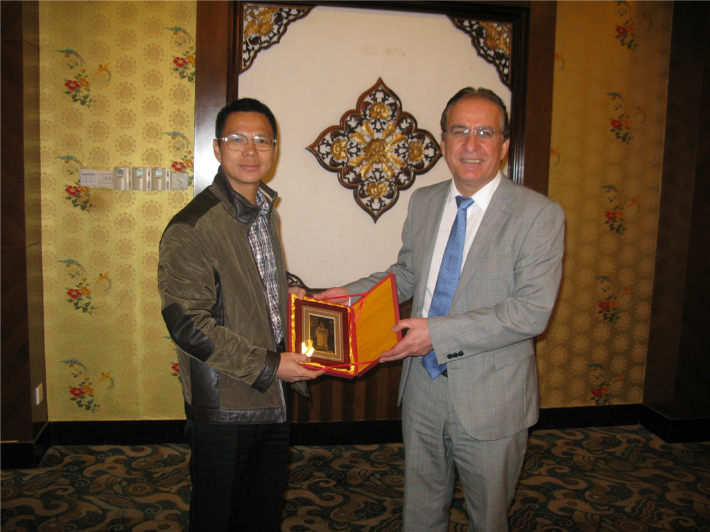 33A9BA8B8668CD1025ED519DBC7_4315F6C1_3CE75.jpg?e=