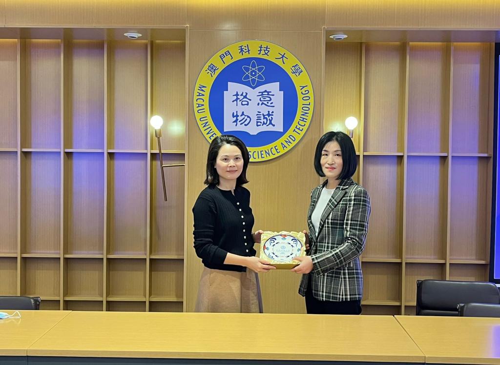 114EE9EDC98E60A8A3EF78E228E_E133C866_19ABD