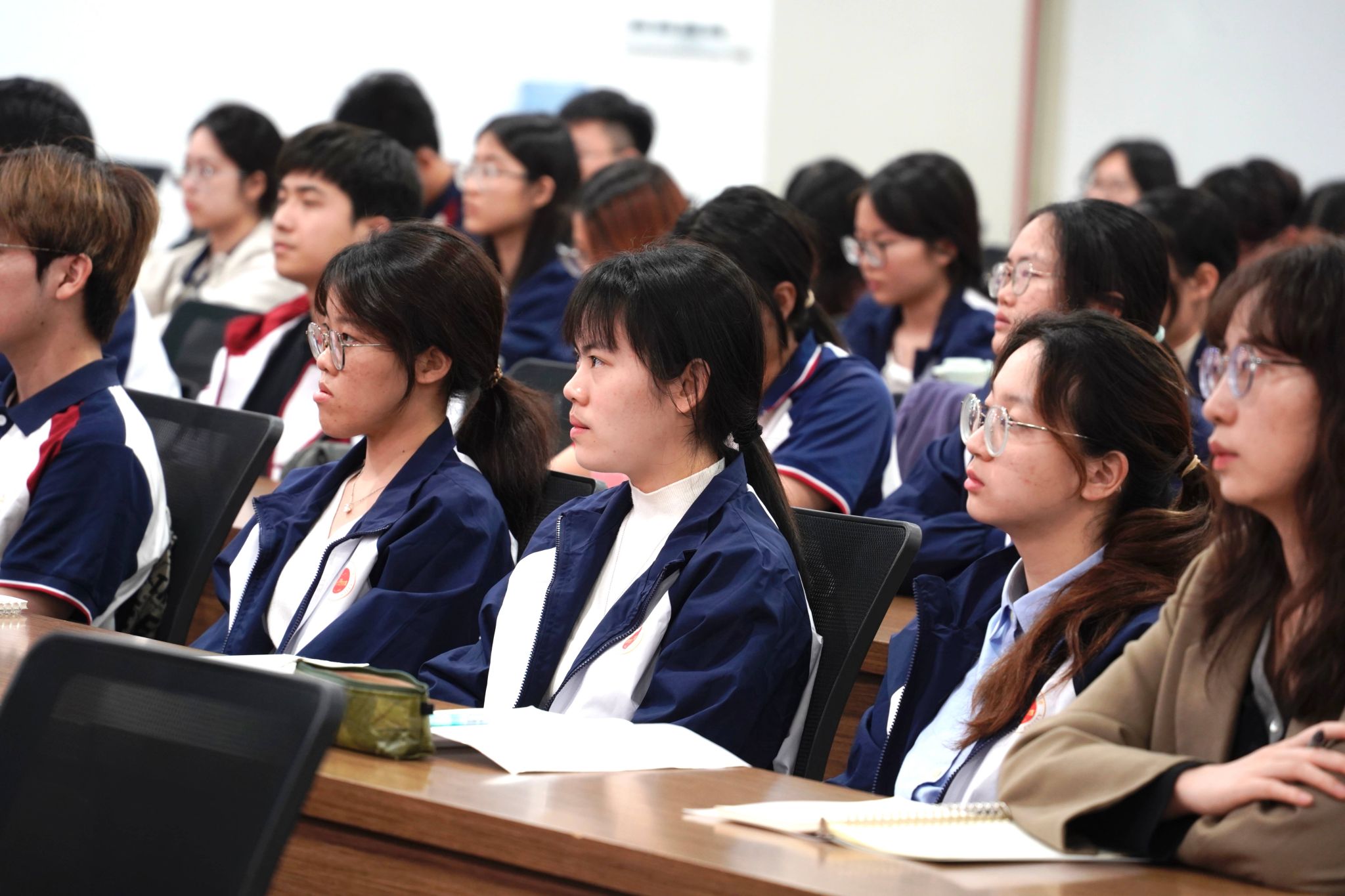 9935181D33403FB977F63AC8B04_B479C32B_421E1 9935181D33403FB977F63AC8B04_B479C32B_421E1