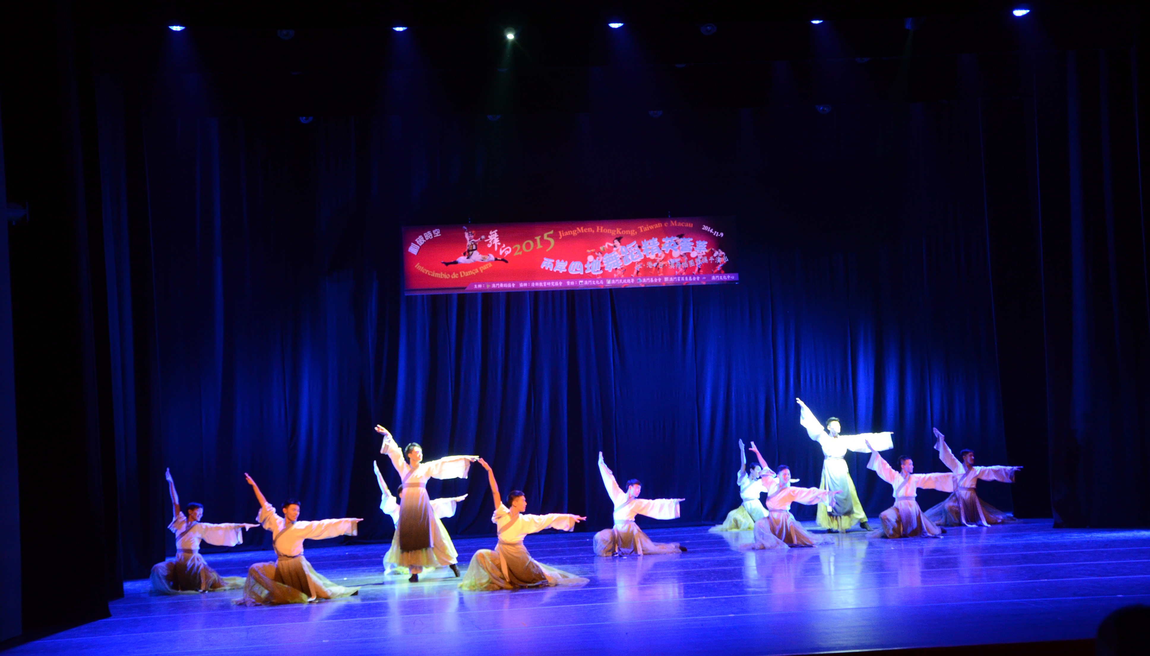 0D3C69723858A9B27EB693C6D20_8694F95A_16B0E7.jpg?e= 0D3C69723858A9B27EB693C6D20_8694F95A_16B0E7.jpg?e=