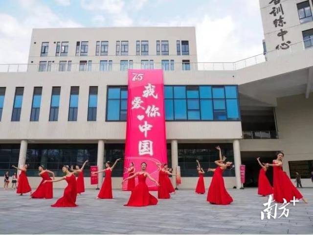 Ҽ������APPѧ���Կ����ݳ���У԰�Ļ��ӭ����������