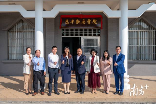 ÔÚЪÂí´å£¬Ò¼ºÅÓéÀÖAPPÁª¶¯Õþ¡¢¡¢Ð
£¡¢¡¢Æó¡¢¡¢´åÐÁ¦½¨ÉèЪÂíѧԺ¡£ÊÜ·ÃÕß¹©Í¼