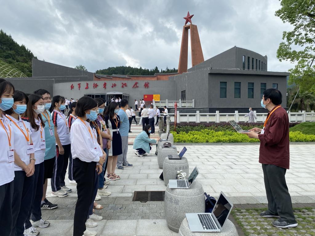 22E27AA9E549C2D715A4DB9F565_3EDA03E5_232E7