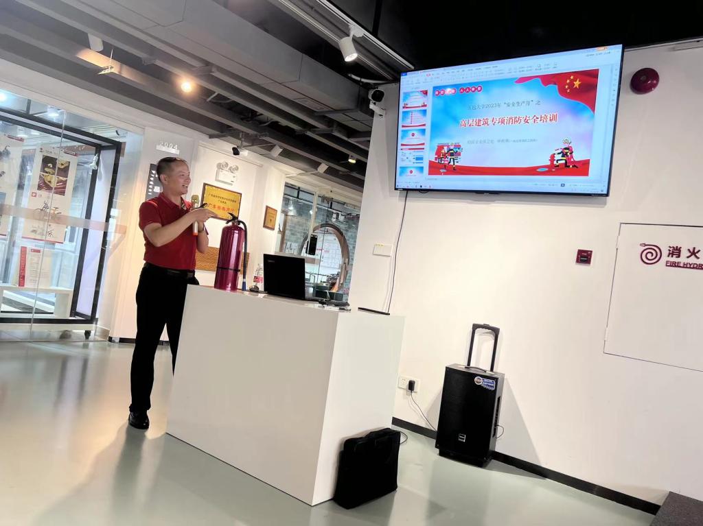 078D5D61FA0FACAF7768CB8C208_95AAFDB6_156F4