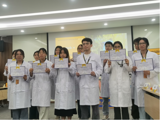 27BB8ED004C598F1213A1105E41_BAE1D379_E7242