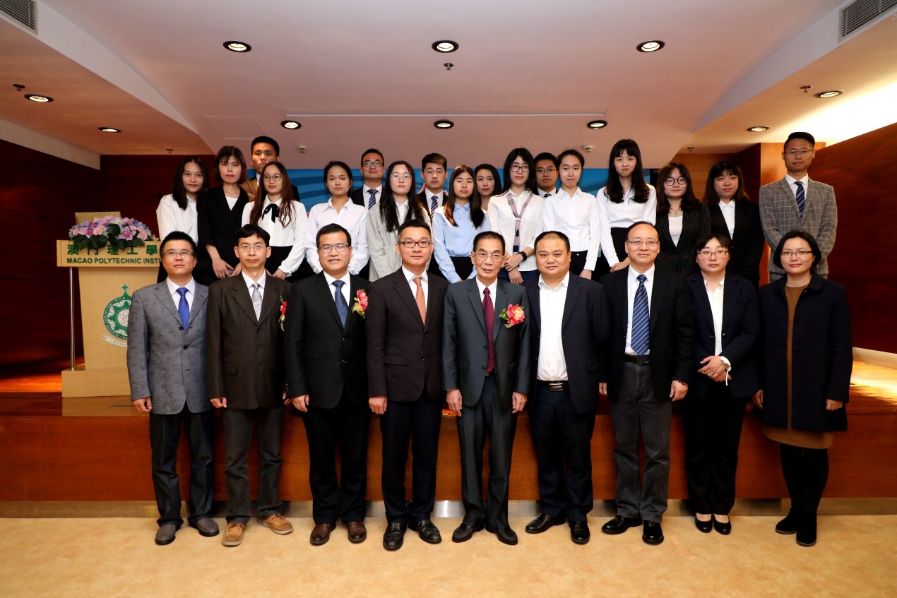 39AAF1EEB03171E87667A439EB4_DB4F3ECF_4BCE1