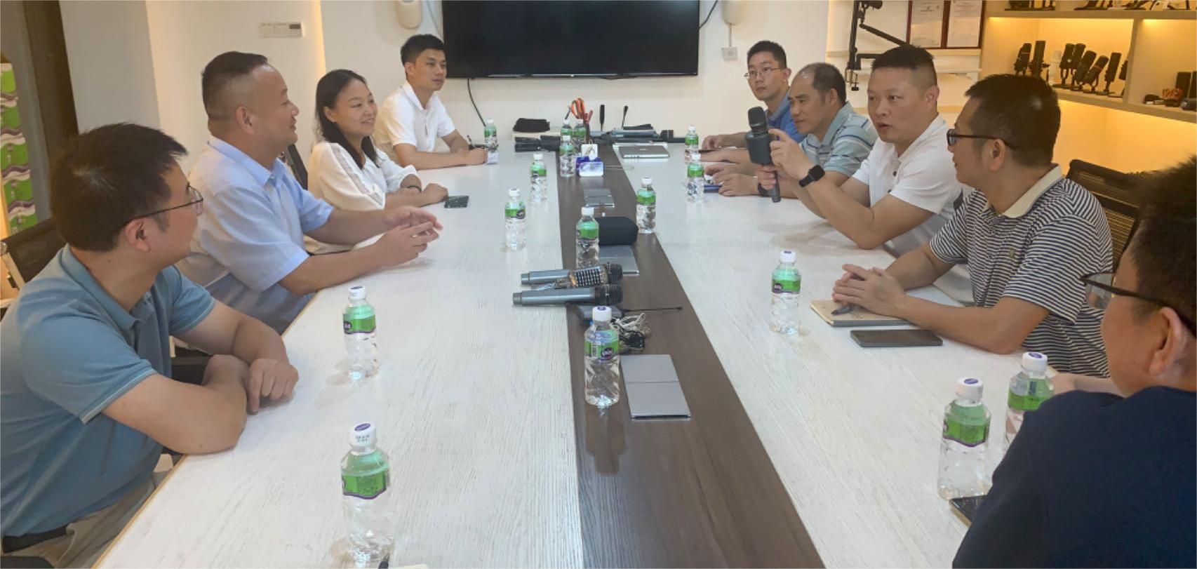 7B69F8F883F421960A818F09FB9_4FEF5F7E_24224