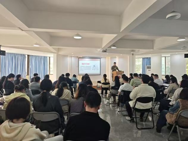 60AEB9194DEE9DB059EC2CEF5C3_F96197A3_B1E6