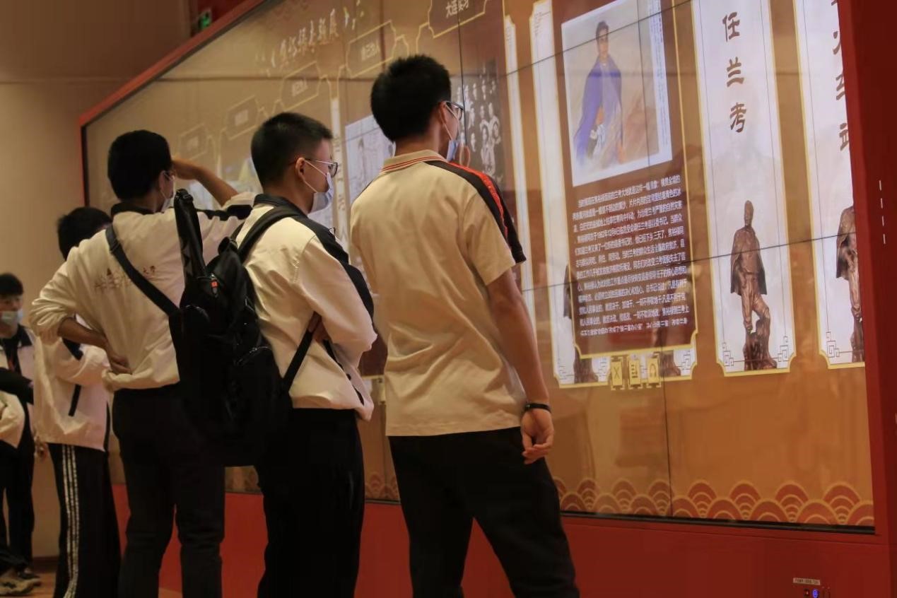 F3AE9B63AB4120F15A6D3834B83_A3FDF4AB_2417B