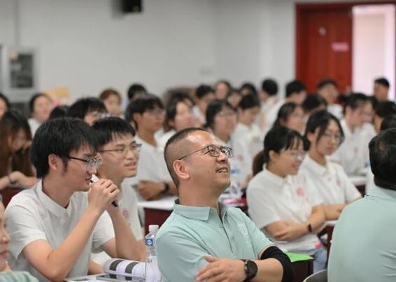 CECCC777E4C815F51D4E067E6D6_1D10D9EE_82A3