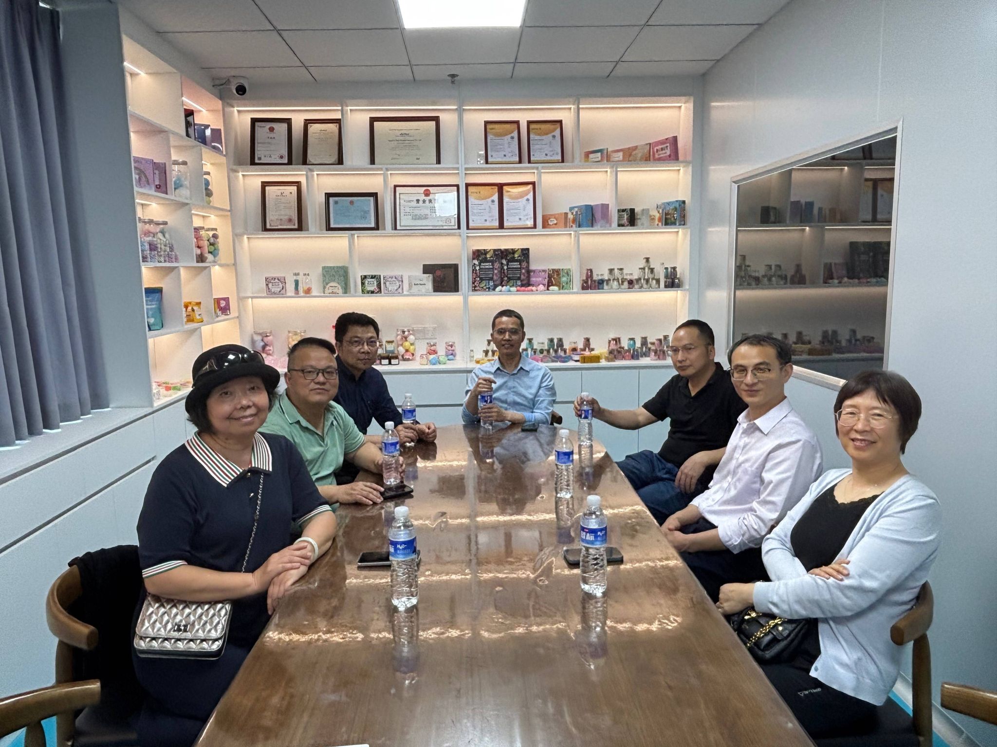 EEAB9A000FB1748C499803694D6_32F4E985_6A081 EEAB9A000FB1748C499803694D6_32F4E985_6A081