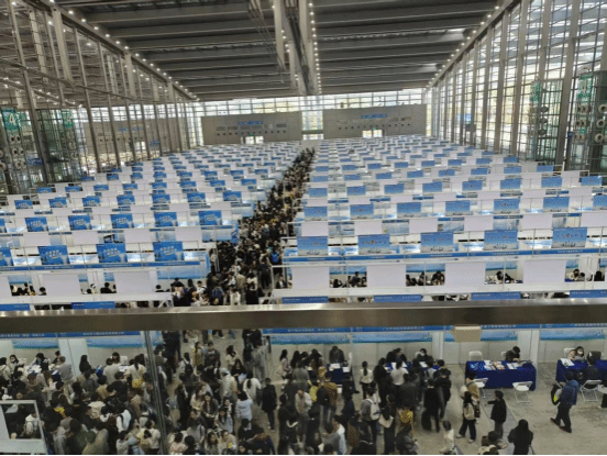 93C5215456F16DB68862E725193_B4E250A2_27A75