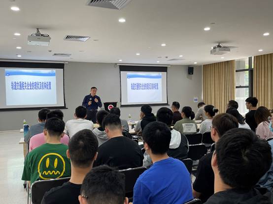 60CB35A8F1BFE976B80571CEC43_32736529_77CF